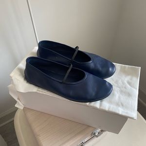 The Row - Elastic Leather Ballet Flats - navy blue - IT 36 - Net A Porter